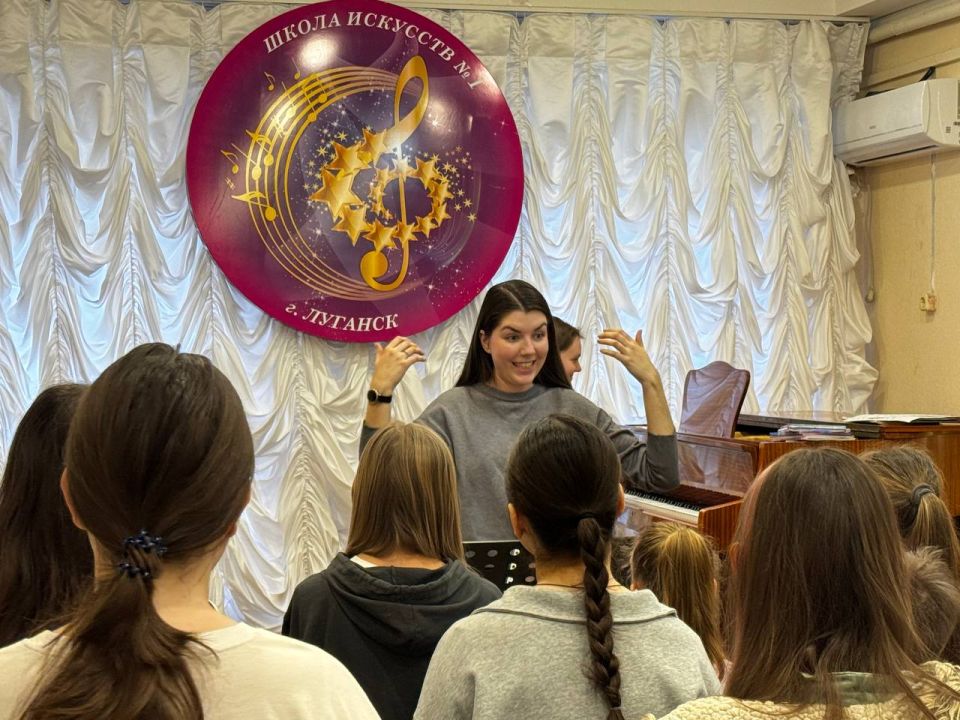 Преподаватель колледжа Академии Матусовского провела мастер-класс для воспитанников школы искусств Преподаватель колледжа Академии Матусовского провела мастер-класс для воспитанников школы искусств