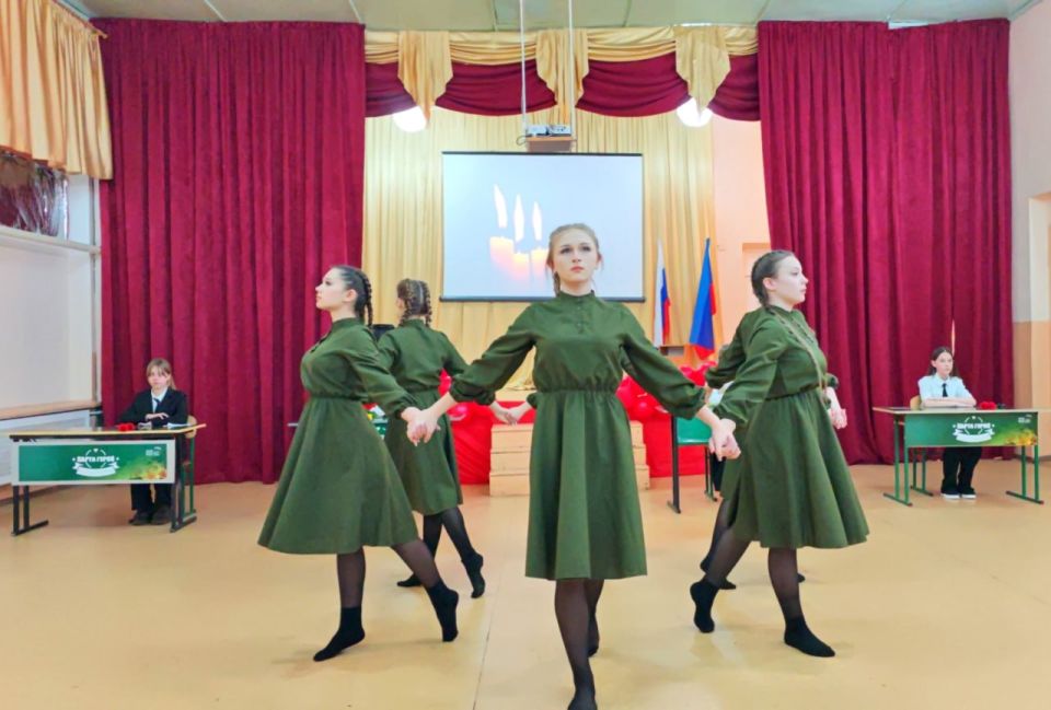 В поселке Краснодон состоялось открытие "Парт Героев" В поселке Краснодон состоялось открытие "Парт Героев"