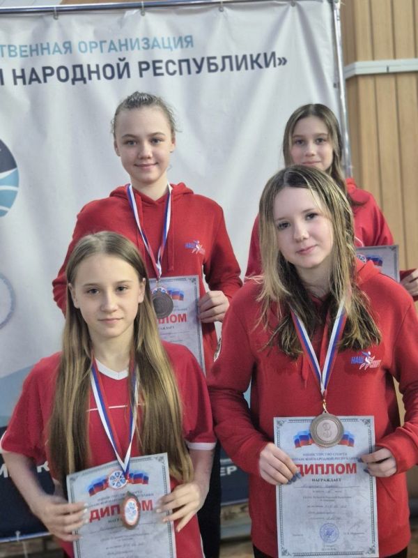 Алчевцы победили в соревнованиях по плаванию Алчевцы победили в соревнованиях по плаванию