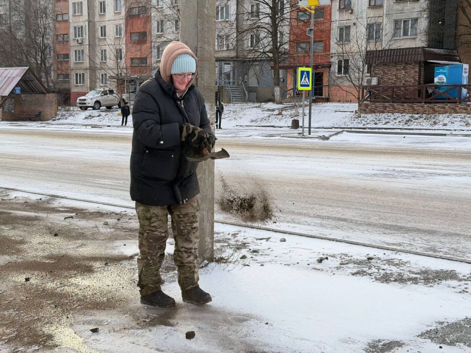 Сергей Колягин: В воскресный день продолжилась борьба с гололедицей и выпавшими осадками Сергей Колягин: В воскресный день продолжилась борьба с гололедицей и выпавшими осадками