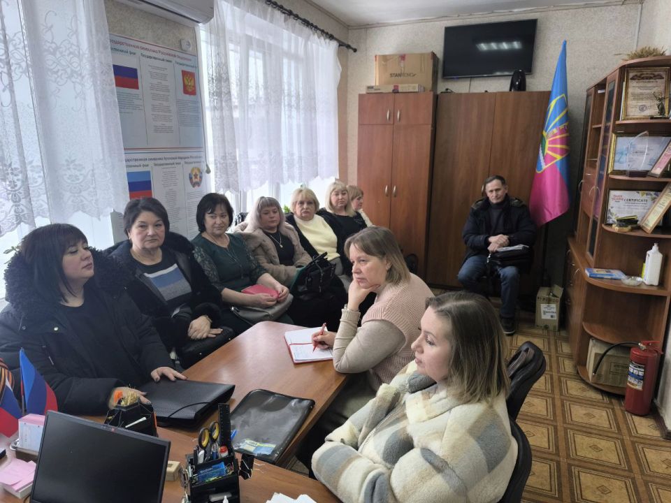 Альберт Зинченко: Первый заместитель Главы Станично-Луганского муниципального округа Владимир Макеев провел совещание с начальниками отделов жизнеобеспечения населенных пунктов Альберт Зинченко: Первый заместитель Главы Станично-Луганского муниципального округа Владимир Макеев провел совещание с начальниками отделов жизнеобеспечения населенных пунктов