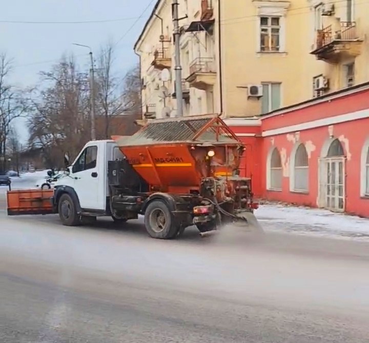 Коммунальными службами проведены работы на территории города Коммунальными службами проведены работы на территории города