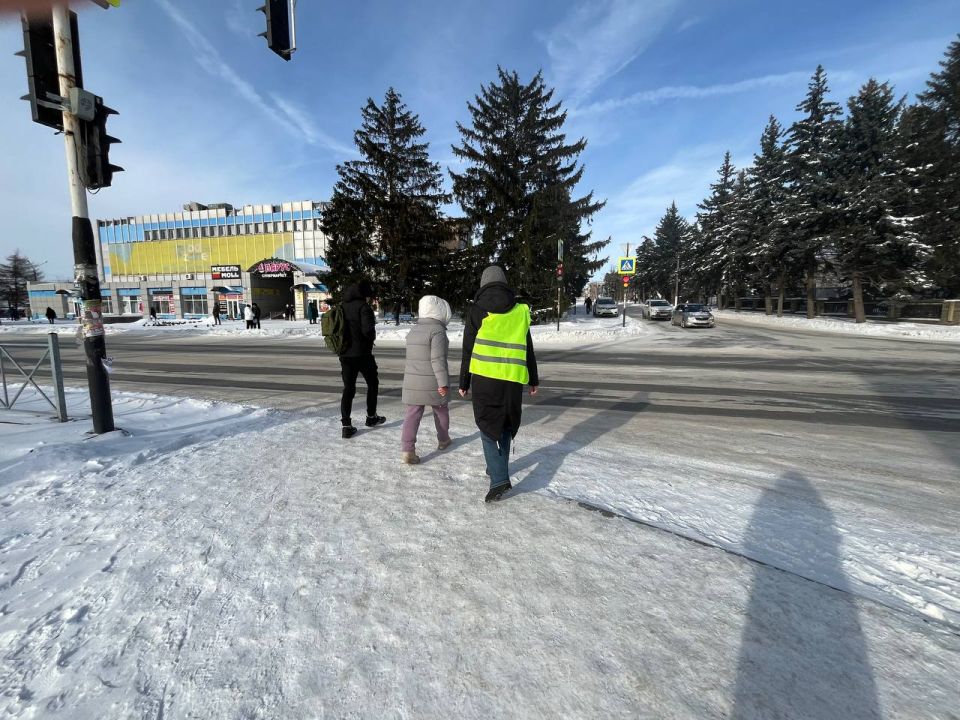 В Ровеньковской гимназии № 1 им.Г.С.Шонина продолжает свою работу Родительский патруль В Ровеньковской гимназии № 1 им.Г.С.Шонина продолжает свою работу Родительский патруль