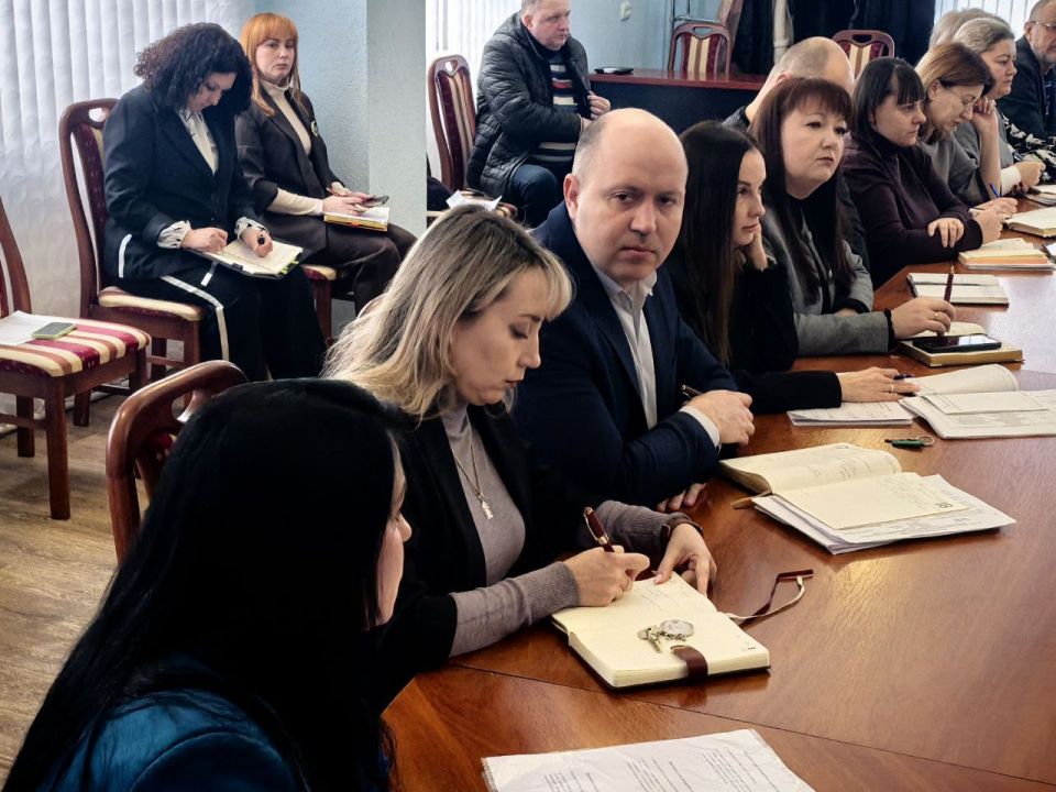 Сергей Козенко: По итогам совещания с Главой Луганской Народной Республики, состоявшимся на прошлой неделе, сегодня провел расширенное аппаратное совещание в Администрации Краснодонского муниципального округа Сергей Козенко: По итогам совещания с Главой Луганской Народной Республики, состоявшимся на прошлой неделе, сегодня провел расширенное аппаратное совещание в Администрации Краснодонского муниципального округа