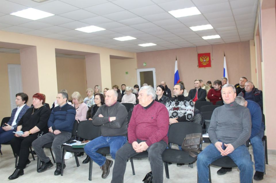 Виталий Коваленко: Сегодня первый заместитель Главы администрации Николай Вербицкий провел аппаратное совещание с начальниками структурных подразделений администрации, руководителями предприятий, учреждений и организаций... Виталий Коваленко: Сегодня первый заместитель Главы администрации Николай Вербицкий провел аппаратное совещание с начальниками структурных подразделений администрации, руководителями предприятий, учреждений и организаций...