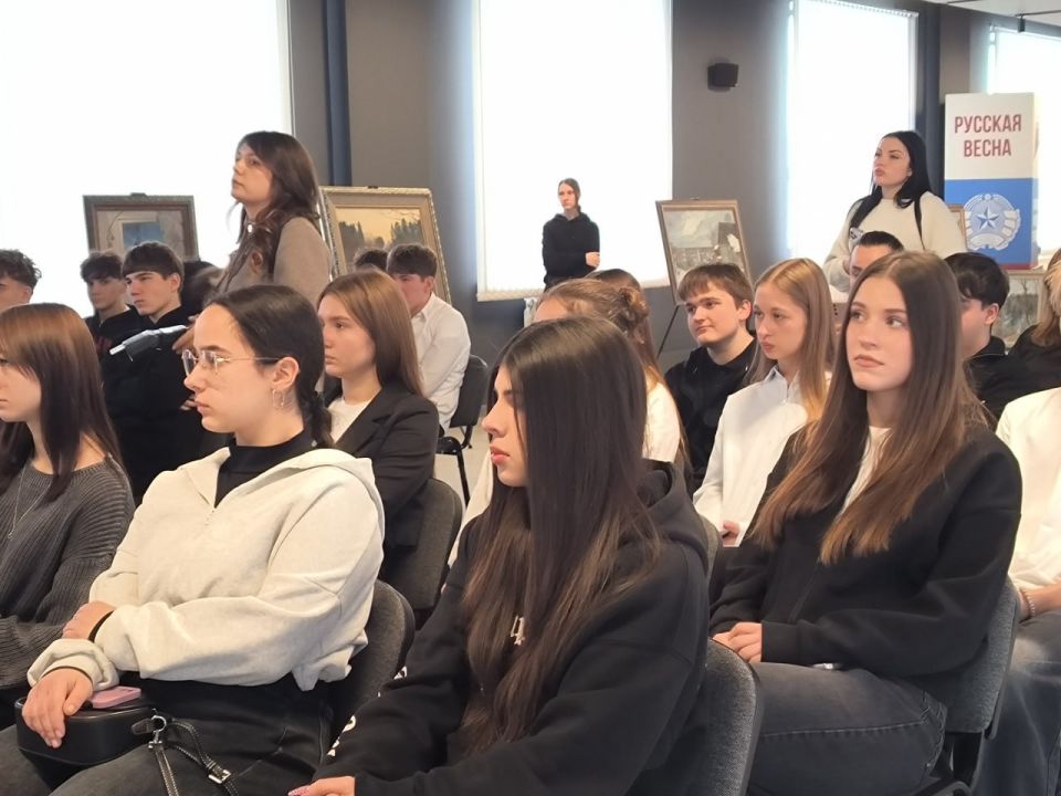 В Луганске презентовали книгу, посвященную Сталинградской битве В Луганске презентовали книгу, посвященную Сталинградской битве