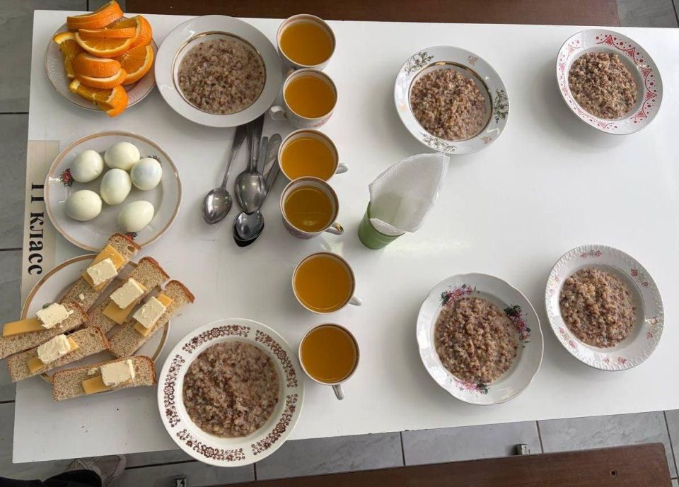 Вкусно! Сытно! Полезно!. В Краснолучской школе №29 прошел родительский контроль при участии начальника управления образования Краснолучского округа Кристины Прочухан Вкусно! Сытно! Полезно!. В Краснолучской школе №29 прошел родительский контроль при участии начальника управления образования Краснолучского округа Кристины Прочухан