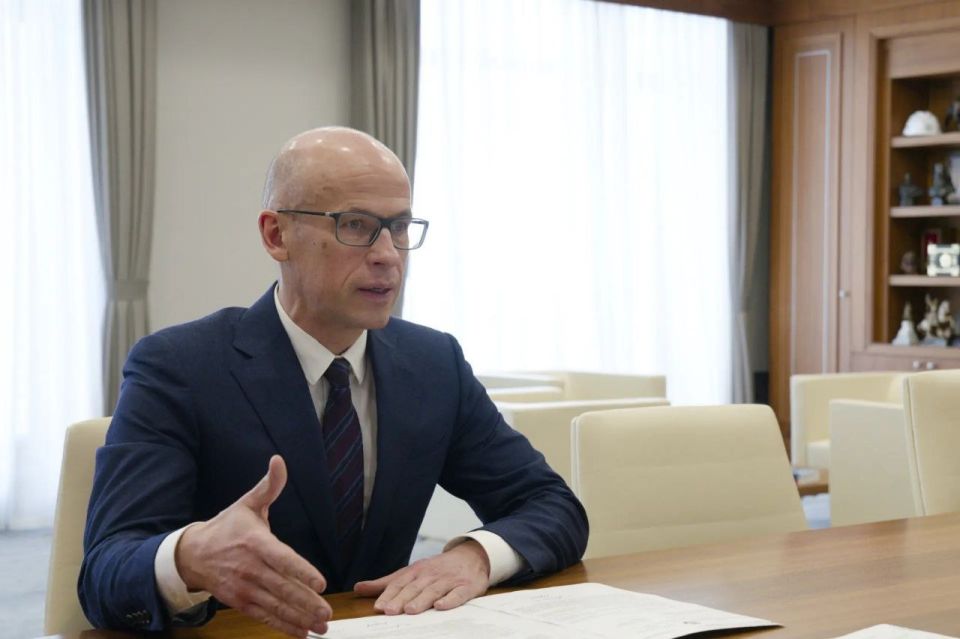 Министр строительства и ЖКХ РФ Ирек Файзуллин провел рабочую встречу с Главой Удмуртской Республики Александром Бречаловым Министр строительства и ЖКХ РФ Ирек Файзуллин провел рабочую встречу с Главой Удмуртской Республики Александром Бречаловым