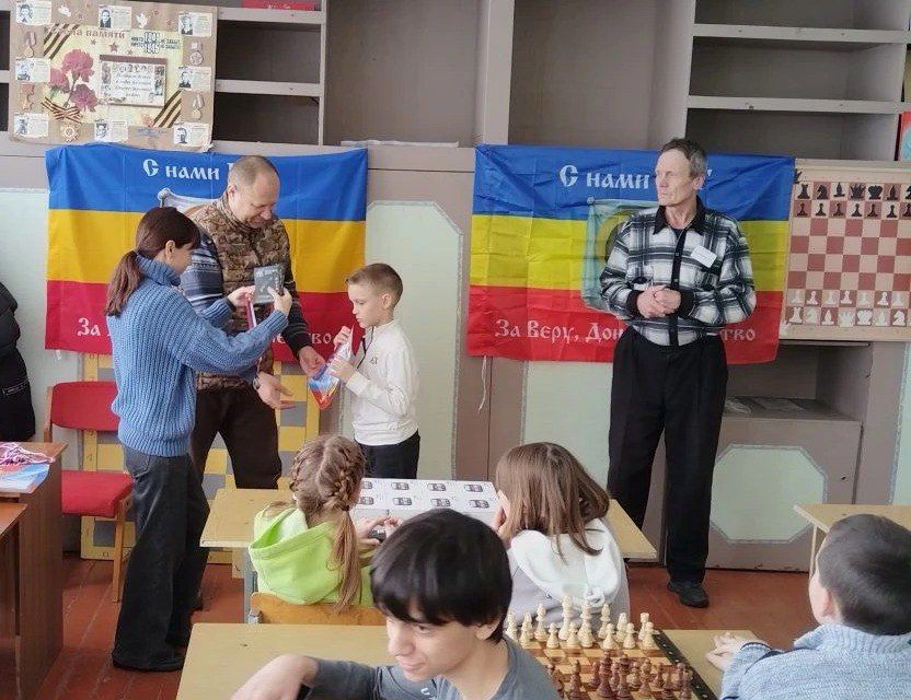 В Свердловске состоялся шахматный турнир среди школьников В Свердловске состоялся шахматный турнир среди школьников
