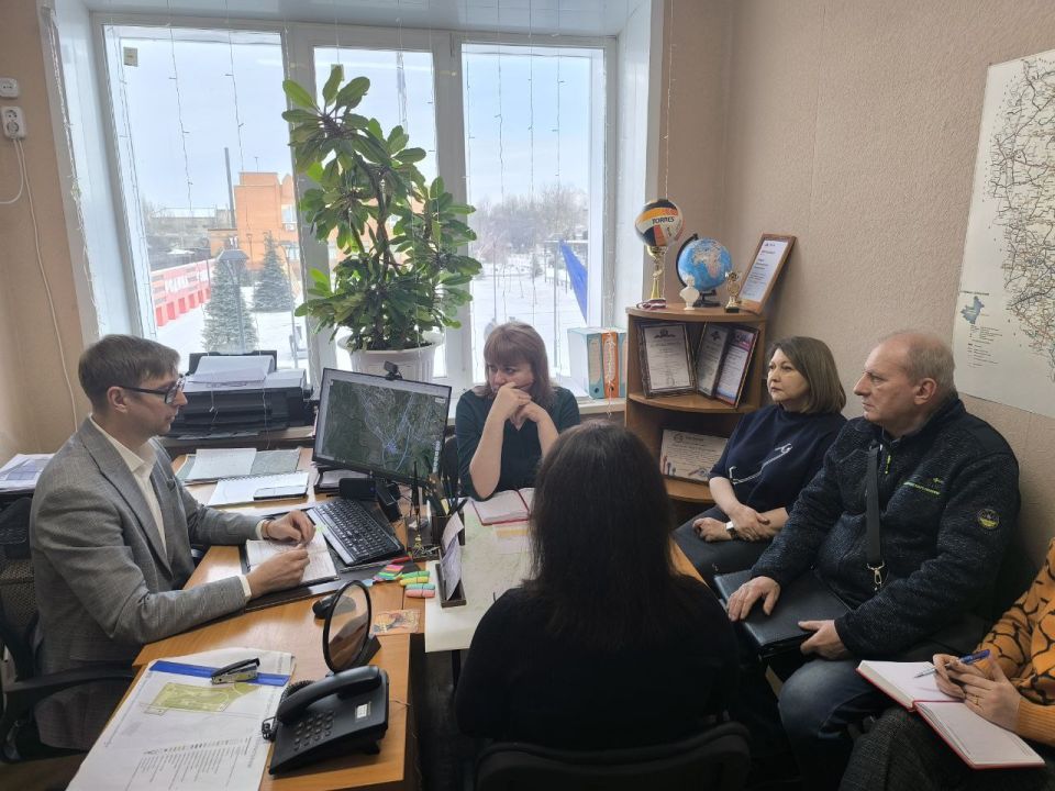 Альберт Зинченко: Первый заместитель Главы Станично-Луганского муниципального округа Владимир Макеев провел совещание с начальниками отделов жизнеобеспечения населенных пунктов Альберт Зинченко: Первый заместитель Главы Станично-Луганского муниципального округа Владимир Макеев провел совещание с начальниками отделов жизнеобеспечения населенных пунктов