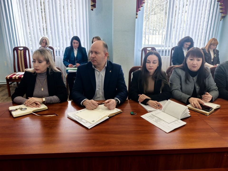 Сергей Козенко: По итогам совещания с Главой Луганской Народной Республики, состоявшимся на прошлой неделе, сегодня провел расширенное аппаратное совещание в Администрации Краснодонского муниципального округа Сергей Козенко: По итогам совещания с Главой Луганской Народной Республики, состоявшимся на прошлой неделе, сегодня провел расширенное аппаратное совещание в Администрации Краснодонского муниципального округа