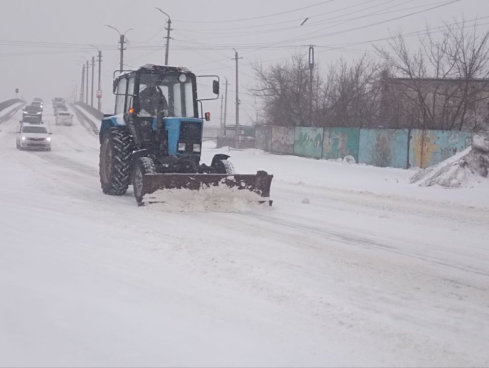 В связи со сложными погодными условиями возникают определенные трудности с передвижением по городу В связи со сложными погодными условиями возникают определенные трудности с передвижением по городу