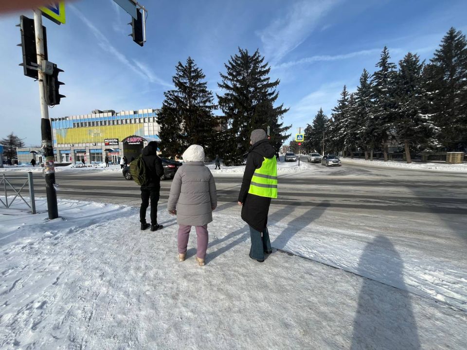 В Ровеньковской гимназии № 1 им.Г.С.Шонина продолжает свою работу Родительский патруль В Ровеньковской гимназии № 1 им.Г.С.Шонина продолжает свою работу Родительский патруль