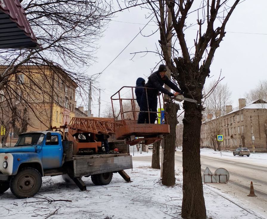 Коммунальными службами проведены работы на территории города Коммунальными службами проведены работы на территории города