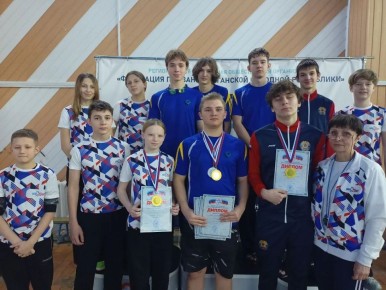 Стахановская команда успешно выступила на Кубке ЛНР по плаванию