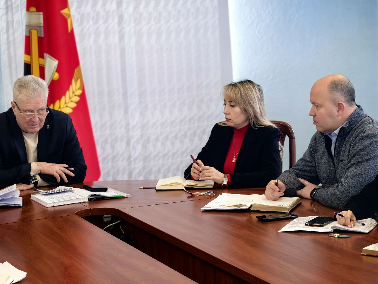 Сергей Козенко: Сегодня провел аппаратное совещание с участием руководителей структурных подразделений Администрации Краснодонского муниципального округа, учреждений образования и здравоохранения, а также ресурсоснабжающих... Сергей Козенко: Сегодня провел аппаратное совещание с участием руководителей структурных подразделений Администрации Краснодонского муниципального округа, учреждений образования и здравоохранения, а также ресурсоснабжающих...