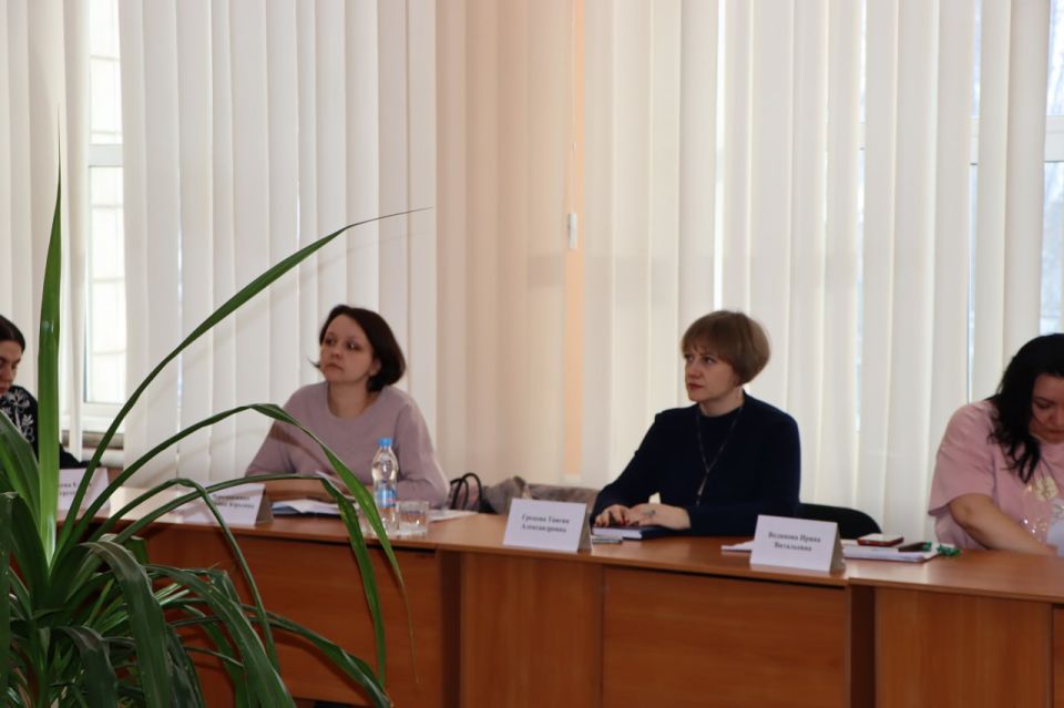 В Лутугинском муниципальном округе состоялось очередное заседание Районной комиссии по делам несовершеннолетних В Лутугинском муниципальном округе состоялось очередное заседание Районной комиссии по делам несовершеннолетних