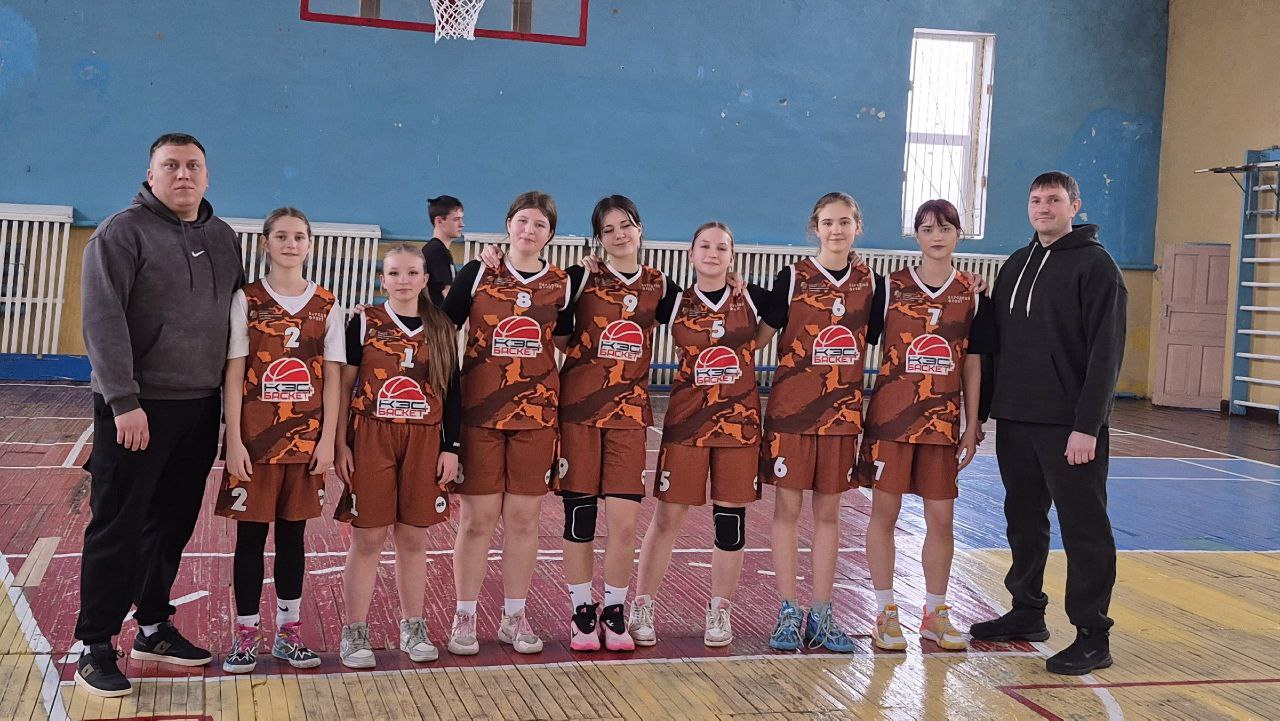 31 января на базе спортзала «Кристалл» Петровского комплекса спортивных сооружений прошел открытый турнир по баскетболу среди девушек 2010-2011 г.р., посвященный памяти земляка, героя ВОВ Петра Рябцева 31 января на базе спортзала «Кристалл» Петровского комплекса спортивных сооружений прошел открытый турнир по баскетболу среди девушек 2010-2011 г.р., посвященный памяти земляка, героя ВОВ Петра Рябцева