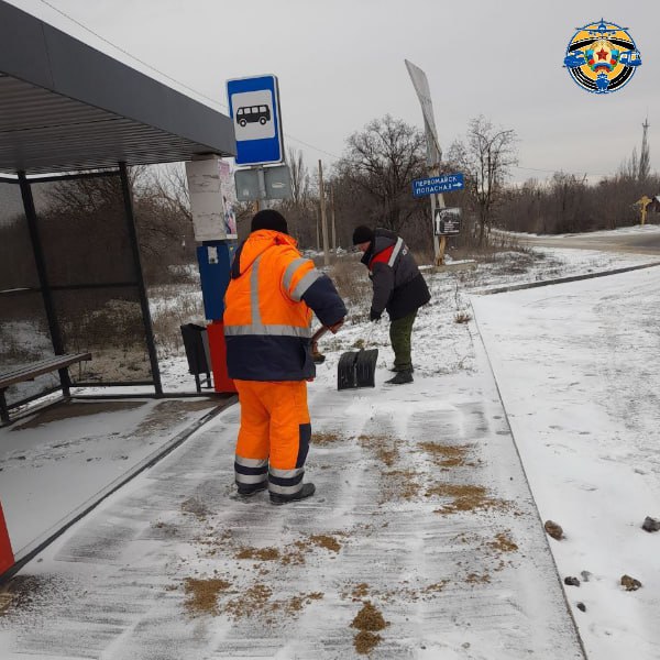Продолжаем следить за чистотой и безопасностью остановочных павильонов и прилегающих к ним территорий Продолжаем следить за чистотой и безопасностью остановочных павильонов и прилегающих к ним территорий