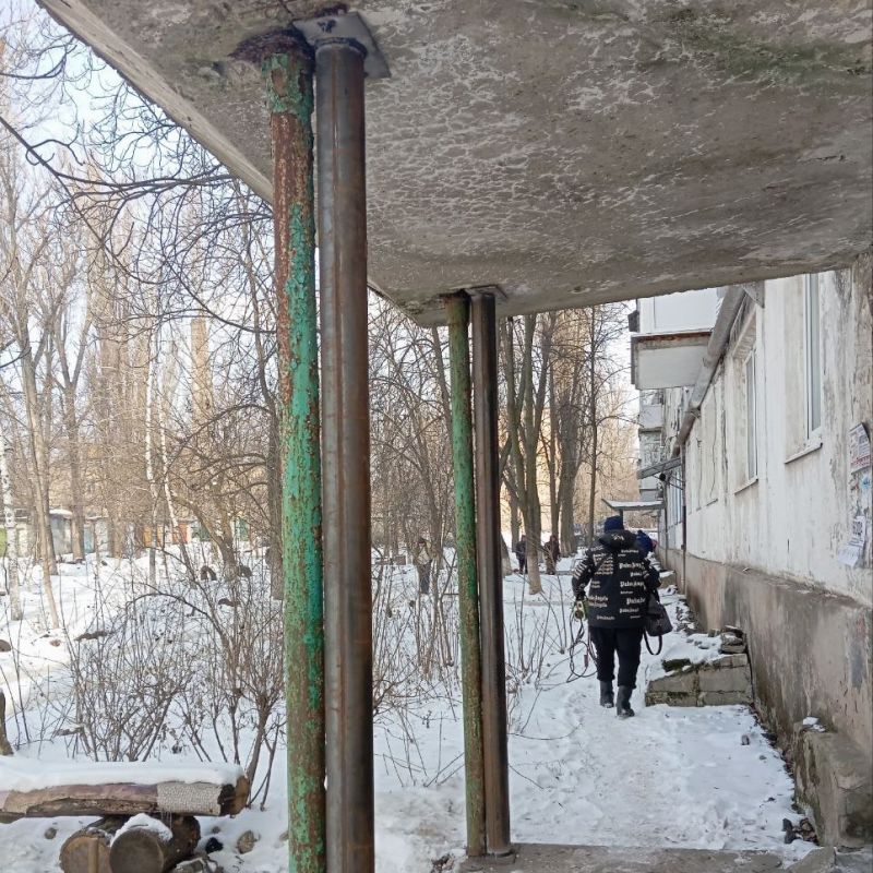 В настоящий момент в Антрацитовском филиале ЕУК ведутся работы по ремонту и укреплению конструктивных элементов жилых домов В настоящий момент в Антрацитовском филиале ЕУК ведутся работы по ремонту и укреплению конструктивных элементов жилых домов