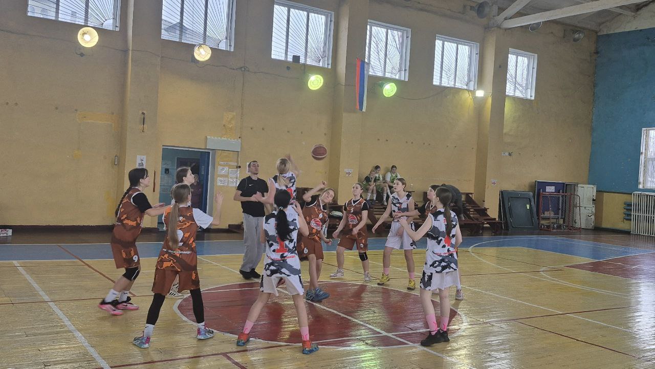 31 января на базе спортзала «Кристалл» Петровского комплекса спортивных сооружений прошел открытый турнир по баскетболу среди девушек 2010-2011 г.р., посвященный памяти земляка, героя ВОВ Петра Рябцева 31 января на базе спортзала «Кристалл» Петровского комплекса спортивных сооружений прошел открытый турнир по баскетболу среди девушек 2010-2011 г.р., посвященный памяти земляка, героя ВОВ Петра Рябцева