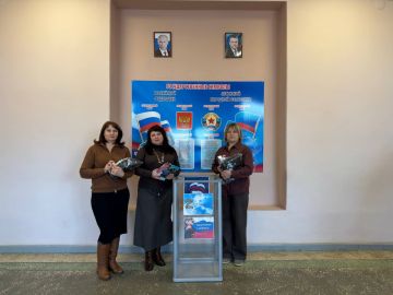 Сегодня сотрудники ТО ГКУ «РЦЗН ЛНР» в Марковском районе присоединились к патриотической акции «Zащитникам с любовью»