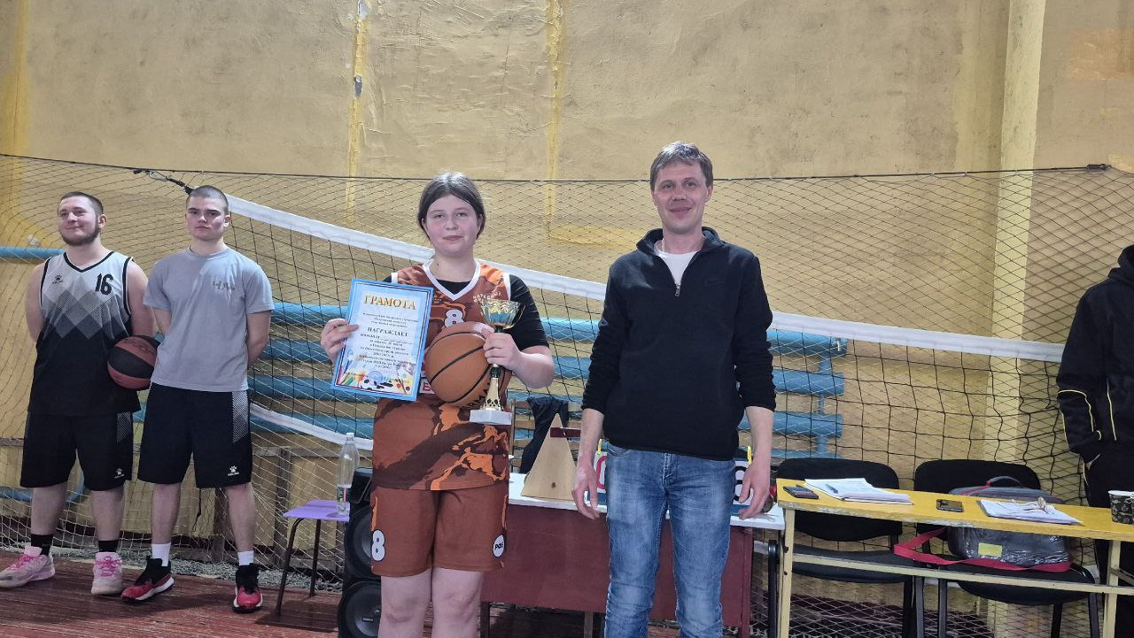 31 января на базе спортзала «Кристалл» Петровского комплекса спортивных сооружений прошел открытый турнир по баскетболу среди девушек 2010-2011 г.р., посвященный памяти земляка, героя ВОВ Петра Рябцева 31 января на базе спортзала «Кристалл» Петровского комплекса спортивных сооружений прошел открытый турнир по баскетболу среди девушек 2010-2011 г.р., посвященный памяти земляка, героя ВОВ Петра Рябцева