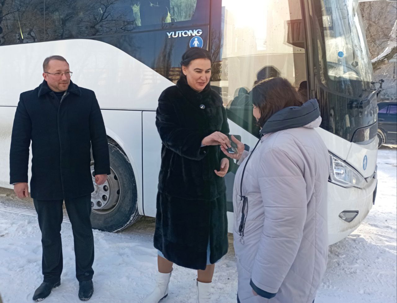 Яна Пащенко: Театр эстрадной музыки и песни города Луганска получил автобус от ПФКИ Яна Пащенко: Театр эстрадной музыки и песни города Луганска получил автобус от ПФКИ