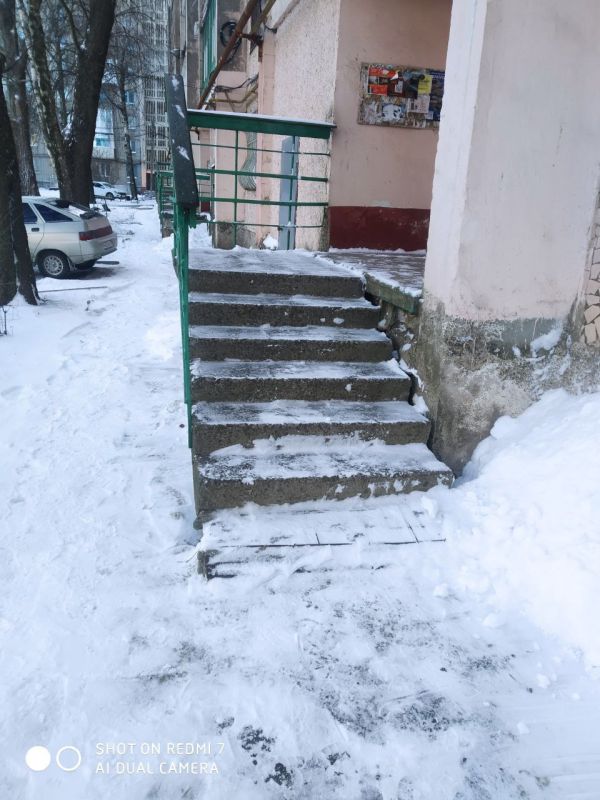 Коллективы ТСЖ округа активно очищают территории от снега Коллективы ТСЖ округа активно очищают территории от снега