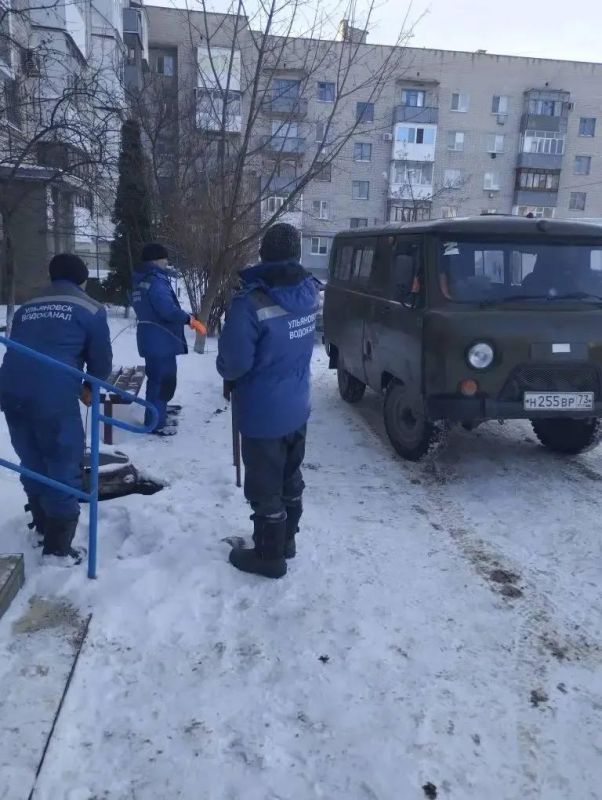 Ульяновцы продолжают восстанавливать работоспособность канализации в Лутугино Ульяновцы продолжают восстанавливать работоспособность канализации в Лутугино