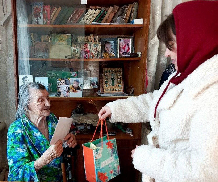 В селе Власовка долгожительнице вручили поздравление от Президента Российской Федерации