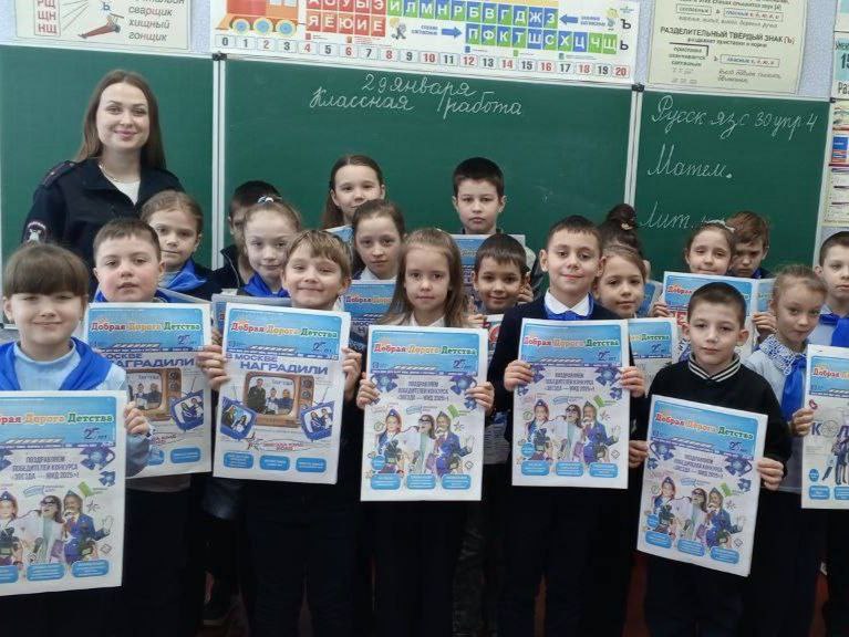 Сотрудники региональной Госавтоинспекции продолжают работу, направленную на обеспечение безопасности самых юных участников дорожного движения!