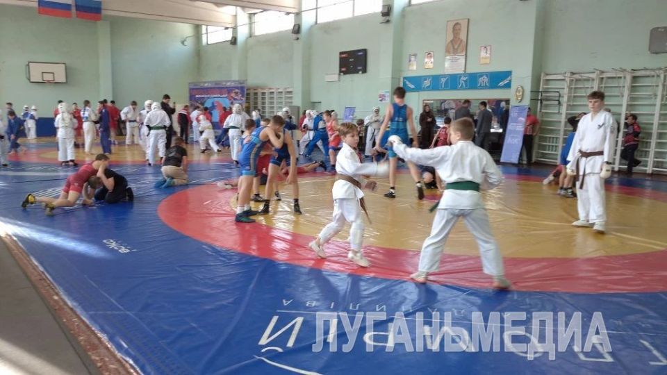В Луганске прошла открытая тренировка «Сила в единстве» В Луганске прошла открытая тренировка «Сила в единстве»