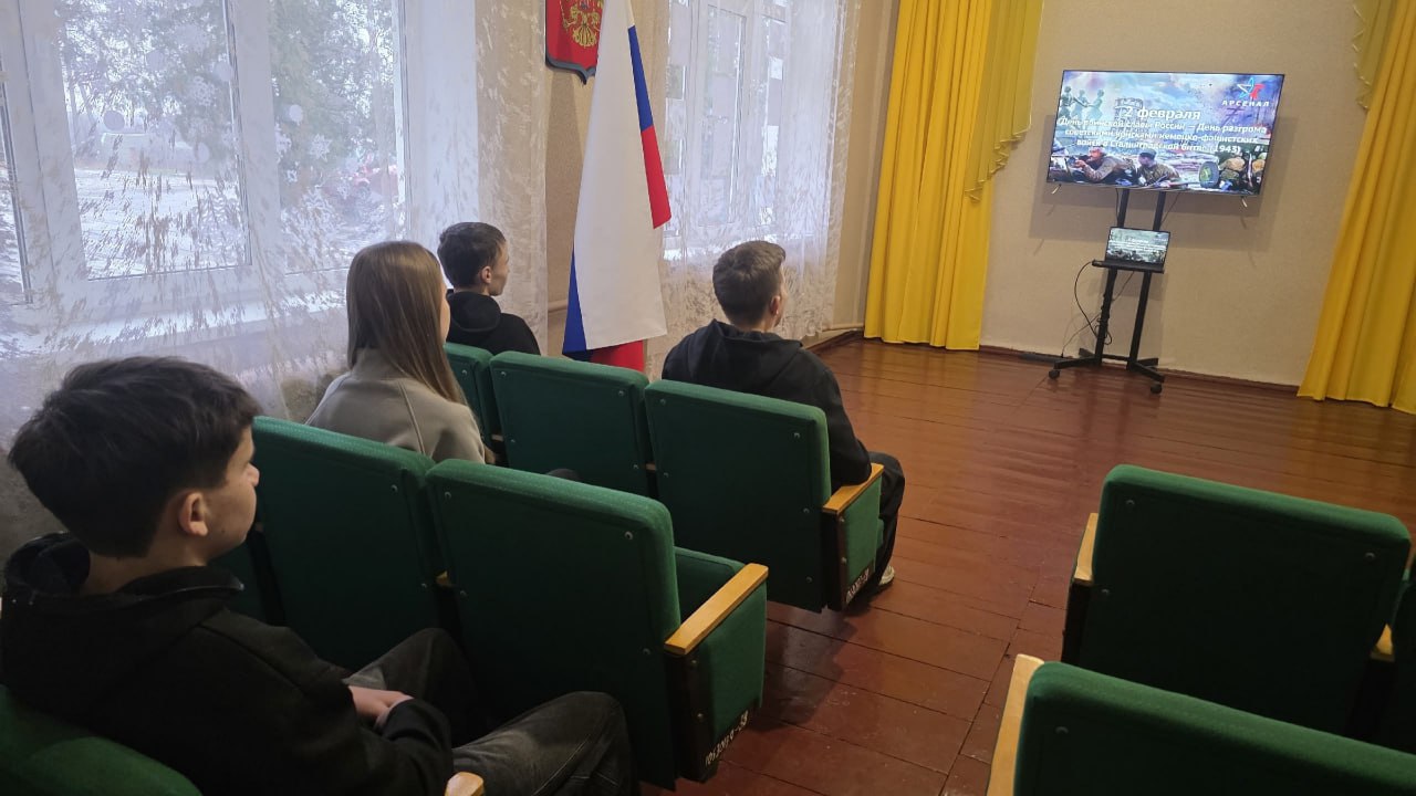 Во Врубовском городском доме культуры состоялся устный журнал о великих полководцах России «Поклон тебе, солдат России» Во Врубовском городском доме культуры состоялся устный журнал о великих полководцах России «Поклон тебе, солдат России»