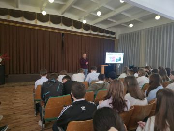 Живая история в лицах: Урок мужества в 38-й школе Луганска