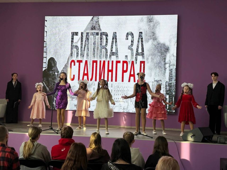 Состоялся час мужества «Непокоренный Сталинград» Состоялся час мужества «Непокоренный Сталинград»