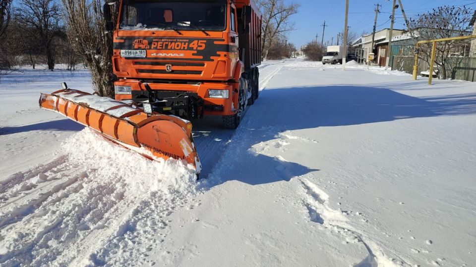 Андрей Рубанцов: Работа ровеньковских коммунальных служб по расчистке автомобильных дорог продолжается! Андрей Рубанцов: Работа ровеньковских коммунальных служб по расчистке автомобильных дорог продолжается!