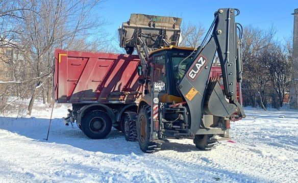 В Молодогвардейске продолжаются работы по вывозу мусора и очистке дорог от снега В Молодогвардейске продолжаются работы по вывозу мусора и очистке дорог от снега