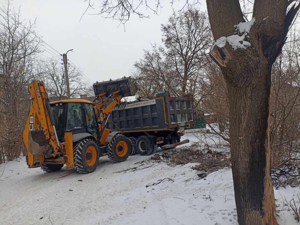 В Комиссаровке начаты работы по уборке несанкционированных свалок В Комиссаровке начаты работы по уборке несанкционированных свалок