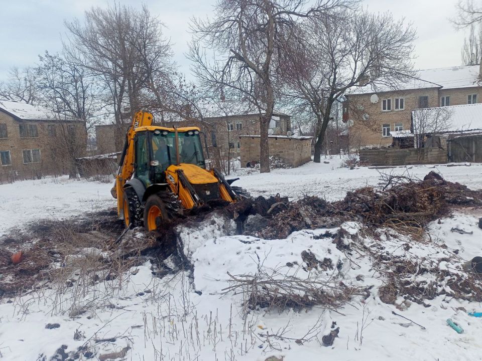 В Комиссаровке начаты работы по уборке несанкционированных свалок