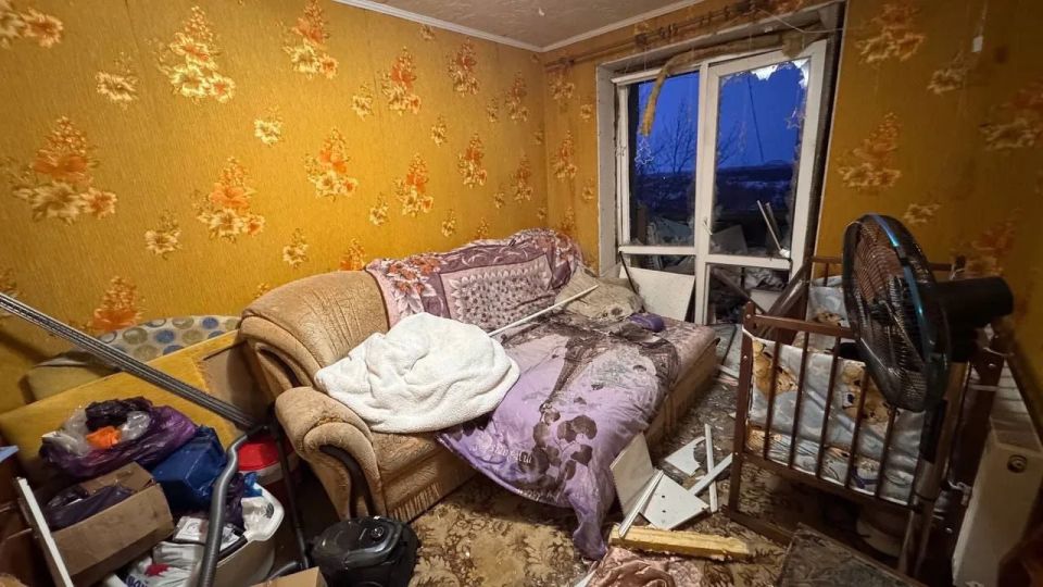 Пять человек, в том числе трое детей, получили ранения в результате атаки ВСУ на многоквартирный дом в Ровеньках в ЛНР, сообщил глава республики Леонид Пасечник Пять человек, в том числе трое детей, получили ранения в результате атаки ВСУ на многоквартирный дом в Ровеньках в ЛНР, сообщил глава республики Леонид Пасечник