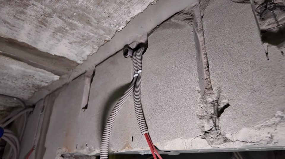 Сегодня в Краснодонском ЗАГСе идёт монтаж слаботочной системы Сегодня в Краснодонском ЗАГСе идёт монтаж слаботочной системы