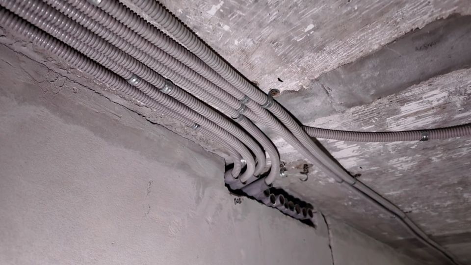 Сегодня в Краснодонском ЗАГСе идёт монтаж слаботочной системы Сегодня в Краснодонском ЗАГСе идёт монтаж слаботочной системы