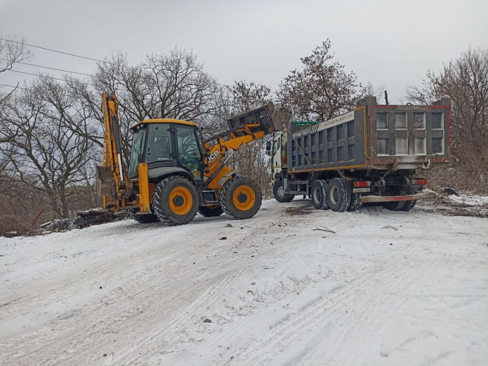 В Комиссаровке начаты работы по уборке несанкционированных свалок В Комиссаровке начаты работы по уборке несанкционированных свалок