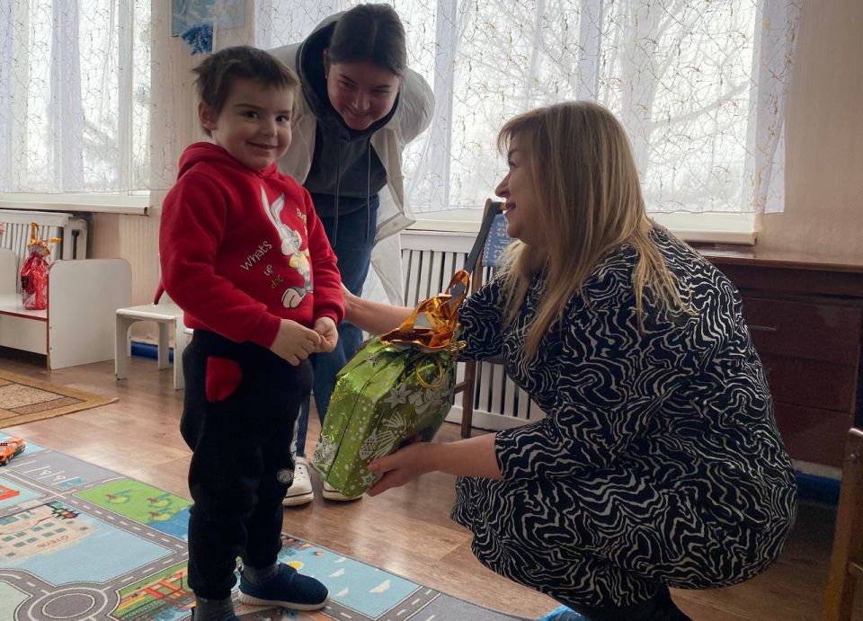 Председатель Совета Антрацитовского муниципального округа, муниципальный координатор проекта «Женское движение Единой России» Виктория Сошина с рабочим визитом посетила село Бобриково Председатель Совета Антрацитовского муниципального округа, муниципальный координатор проекта «Женское движение Единой России» Виктория Сошина с рабочим визитом посетила село Бобриково