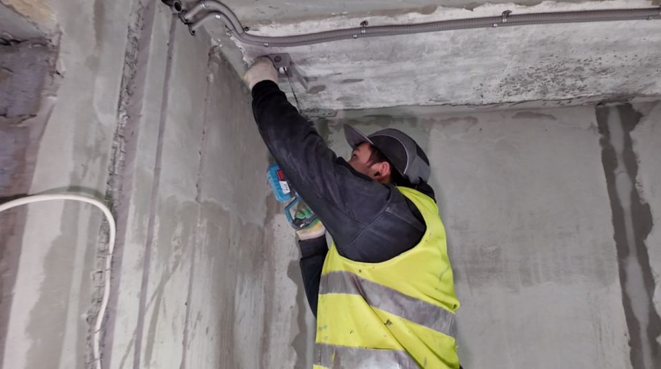 Сегодня в Краснодонском ЗАГСе идёт монтаж слаботочной системы