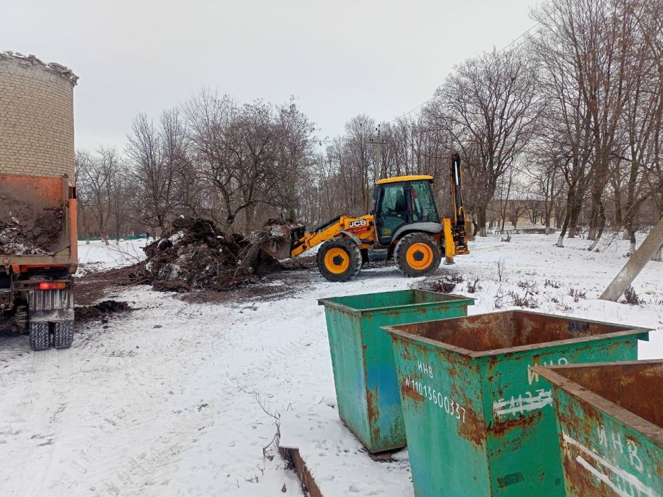 В Комиссаровке начаты работы по уборке несанкционированных свалок В Комиссаровке начаты работы по уборке несанкционированных свалок
