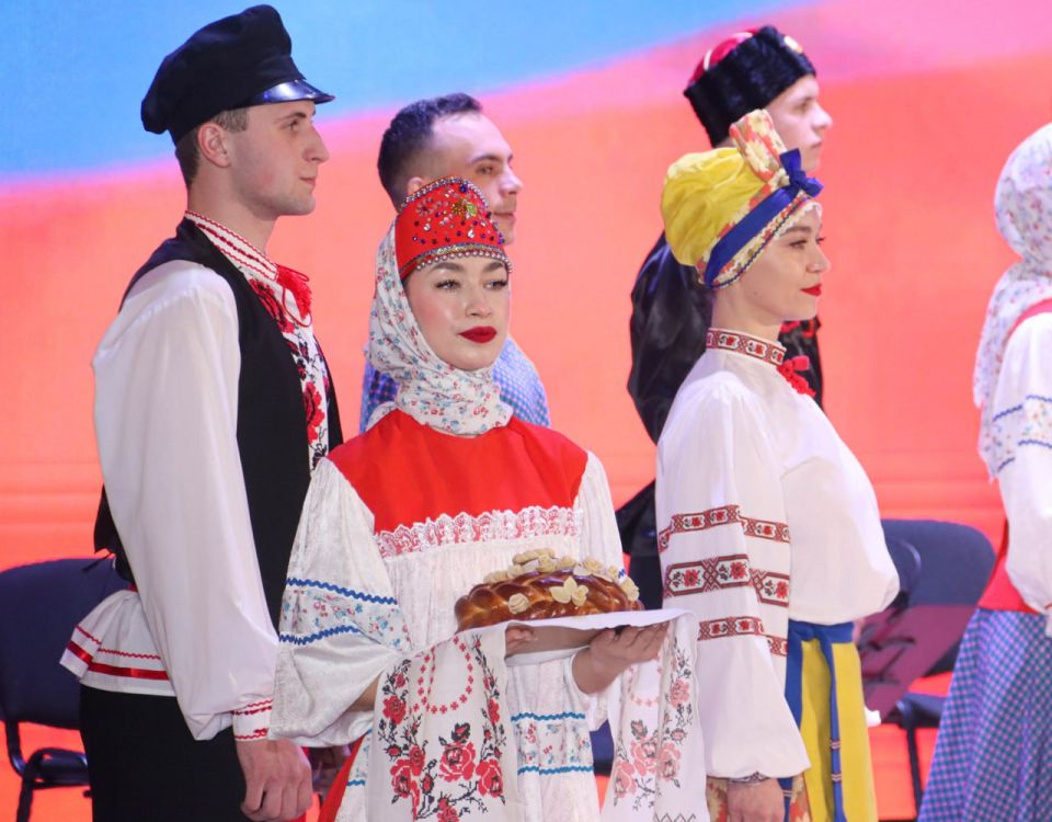 Из глубины души народной. В столице ЛНР торжественно открыли череду региональных мероприятий в рамках Года единства народов России Из глубины души народной. В столице ЛНР торжественно открыли череду региональных мероприятий в рамках Года единства народов России
