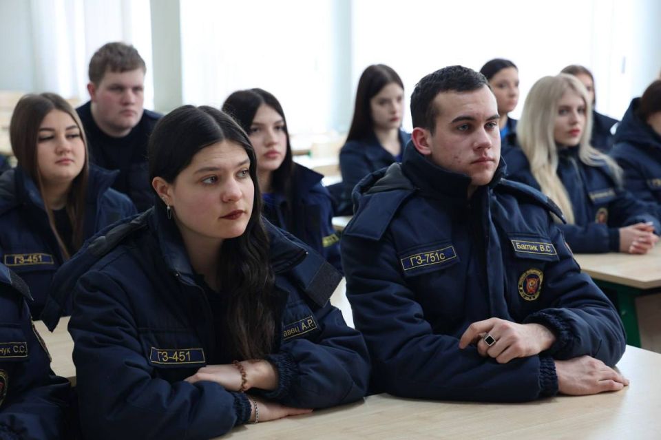 111 О региональном МВД и перспективах службы в правоохранительном ведомстве рассказали студентам столичного Института гражданской защиты 111 О региональном МВД и перспективах службы в правоохранительном ведомстве рассказали студентам столичного Института гражданской защиты