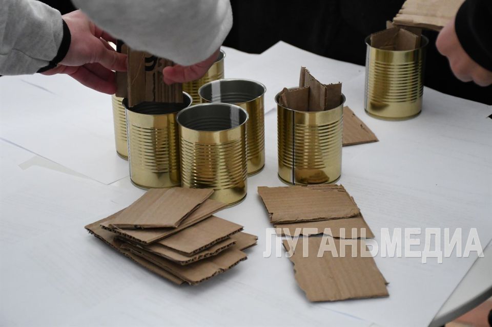 Первомайские единороссы проводят мастер-классы для помощи бойцам на передовой Первомайские единороссы проводят мастер-классы для помощи бойцам на передовой